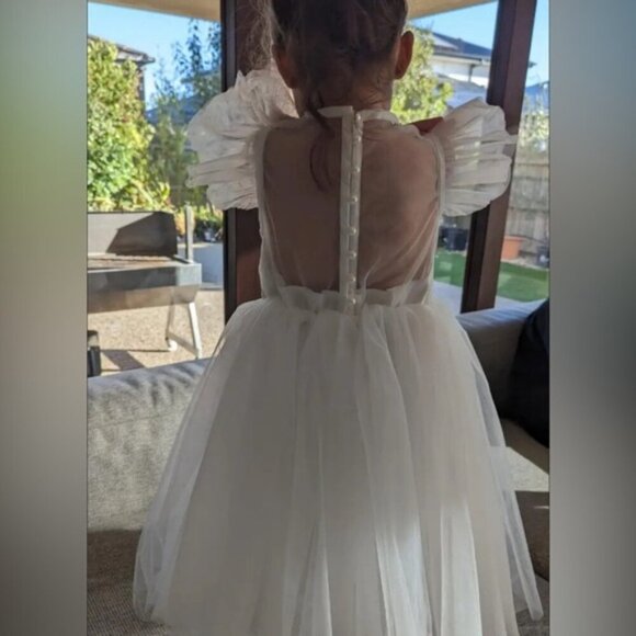 👗 Charming White Tulle Dress for Little Girls, flower girl👗 - Picture 9 of 9